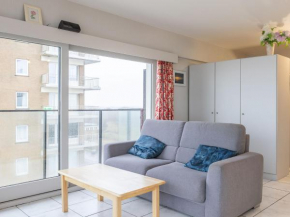 Corner studio with sea-views